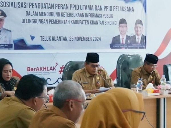 Bupati Kuansing Membuka Sosialisasi Keterbukaan Informasi Publik